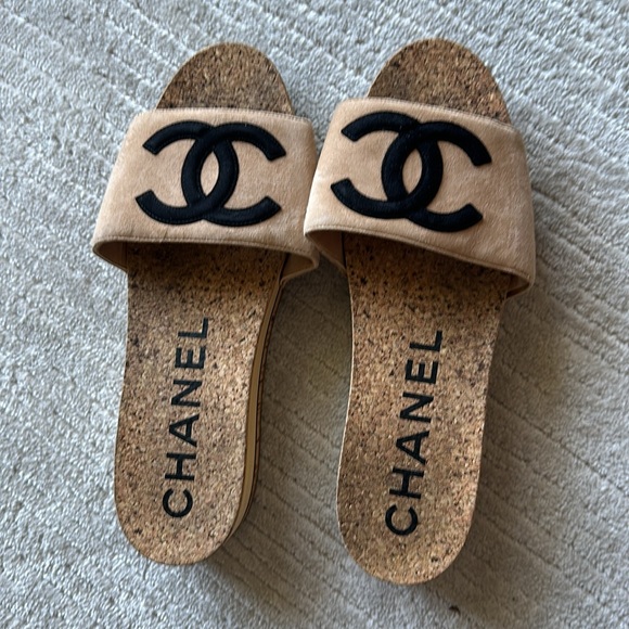 Chanel Suede and Cork mule slides - Picture 5 of 10